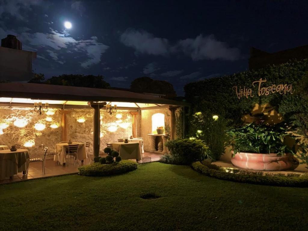 גואטמלה Hostal Villa Toscana מראה חיצוני תמונה