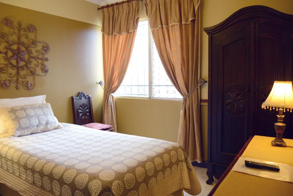 גואטמלה Hostal Villa Toscana מראה חיצוני תמונה