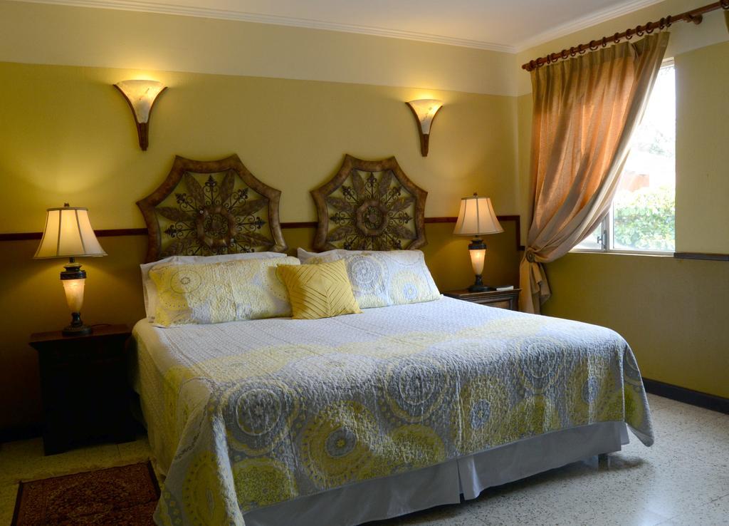 גואטמלה Hostal Villa Toscana מראה חיצוני תמונה